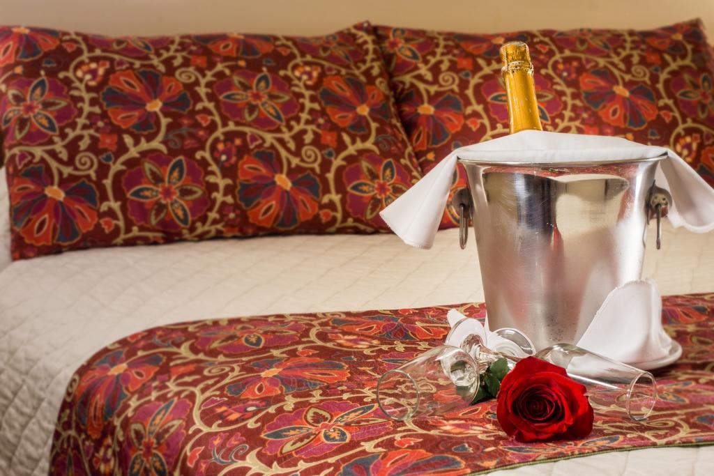 Double Room with Queen Size Bad,400413807:JPEG